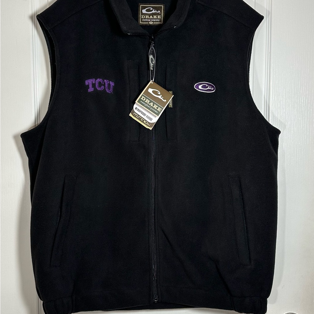 NWT—DRAKE CLOTHING COMPANY